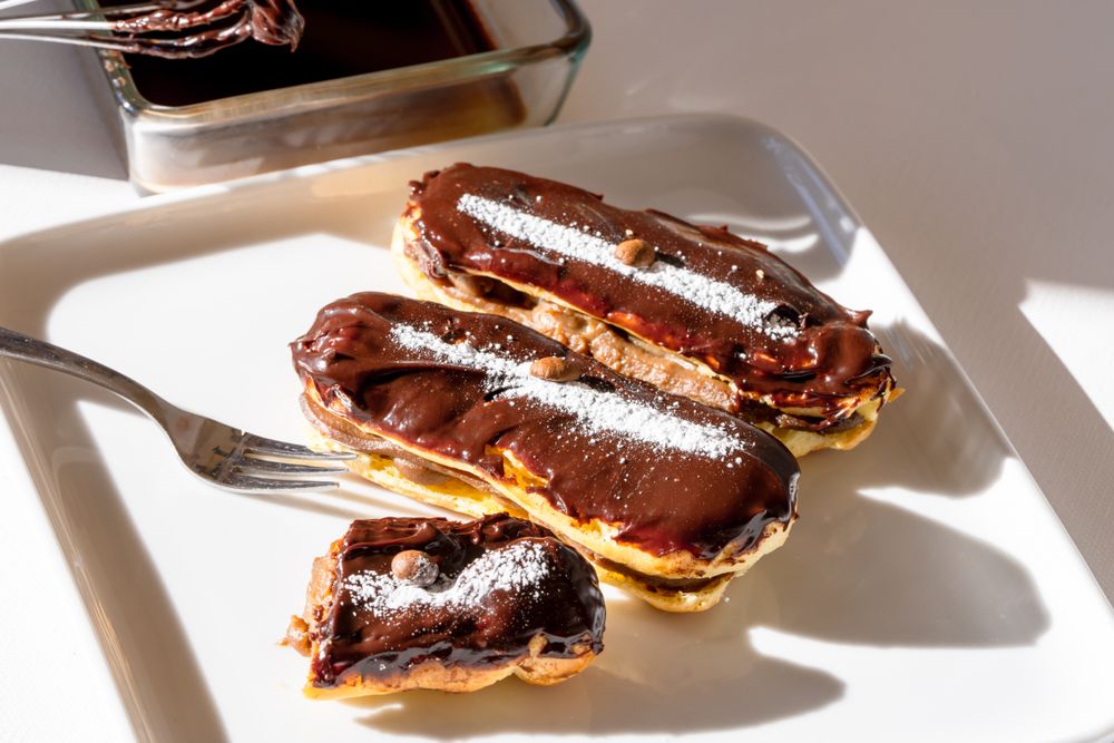 Éclair au chocolat — Maison Marame, boulangerie pâtisserie aux Almadies, Dakar